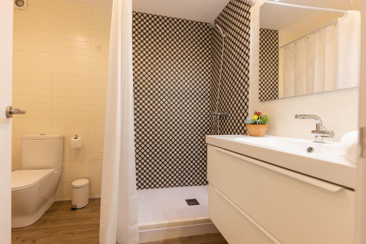 Bravissimo Cort Reial Entresol B Apartment Girona Ngoại thất bức ảnh